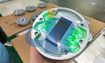 solar studs